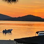 Appartement Strandhaus Hela - Bain- Zut - Kornati By Interhome *