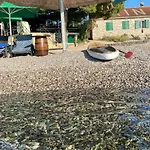 Appartement Strandhaus Hela - Bain- Zut - Kornati By Interhome Pristanisce