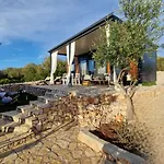 Strandhaus Hela - Bain- Zut - Kornati By Interhome