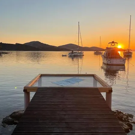 Strandhaus Hela - Bain- Zut - Kornati By Interhome