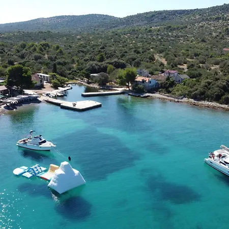 Strandhaus Hela - Bain- Zut - Kornati By Interhome