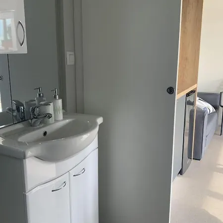 Apartman Strandhaus Hela - Bain- Zut - Kornati By Interhome Pristanisce