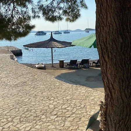 Strandhaus Hela - Bain- Zut - Kornati By Interhome *