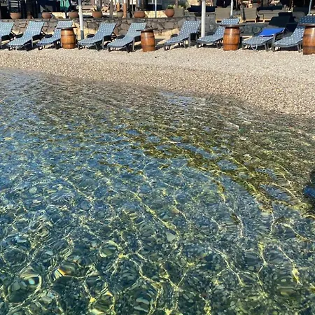 Apartman Strandhaus Hela - Bain- Zut - Kornati By Interhome Pristanisce