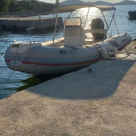 Strandhaus Hela - Bain- Zut - Kornati By Interhome Pristanisce