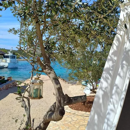 Strandhaus Hela - Bain- Zut - Kornati By Interhome *