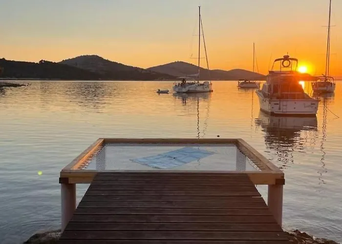 Strandhaus Hela - Bain- Zut - Kornati By Interhome