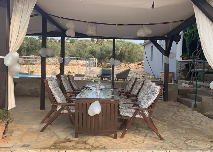 Strandhaus Hela - Bain- Zut - Kornati By Interhome *