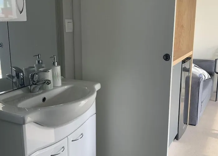 דירה Strandhaus Hela - Bain- Zut - Kornati By Interhome Pristanisce