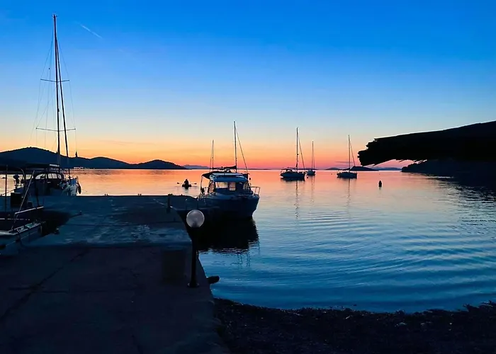 Strandhaus Hela - Bain- Zut - Kornati By Interhome * Pristanisce