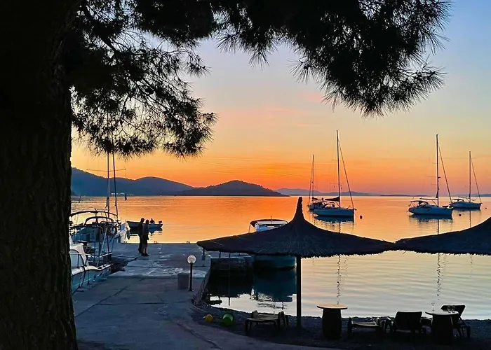 Strandhaus Hela - Bain- Zut - Kornati By Interhome דירה Pristanisce