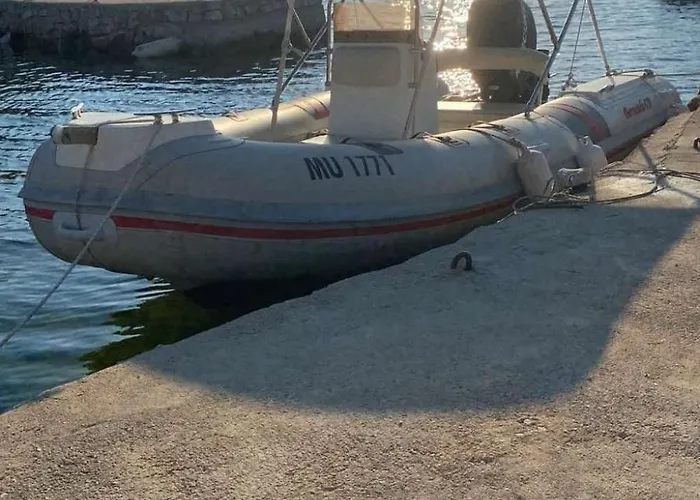 Strandhaus Hela - Bain- Zut - Kornati By Interhome Pristanisce